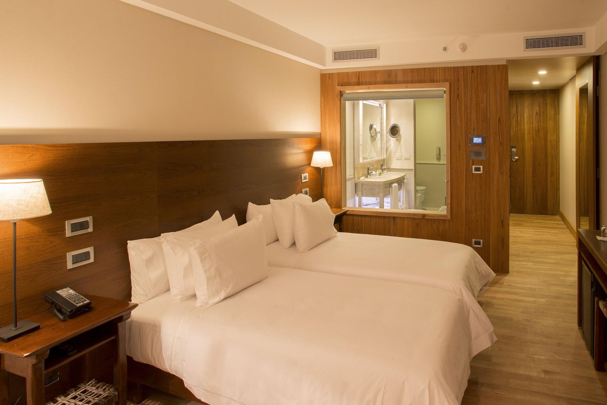 Arakur Ushuaia Resort & Spa Екстериор снимка A room at the hotel