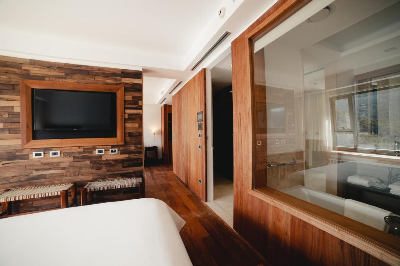 Arakur Ushuaia Resort & Spa Екстериор снимка A sliding door